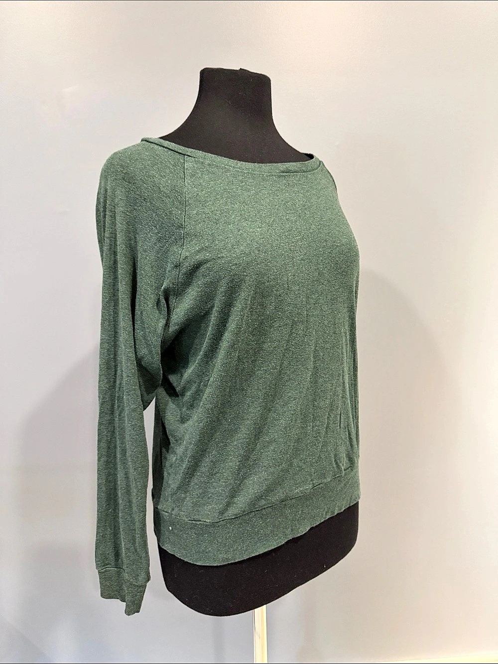 TNA Long Sleeve Sweatshirt in Green Size Small